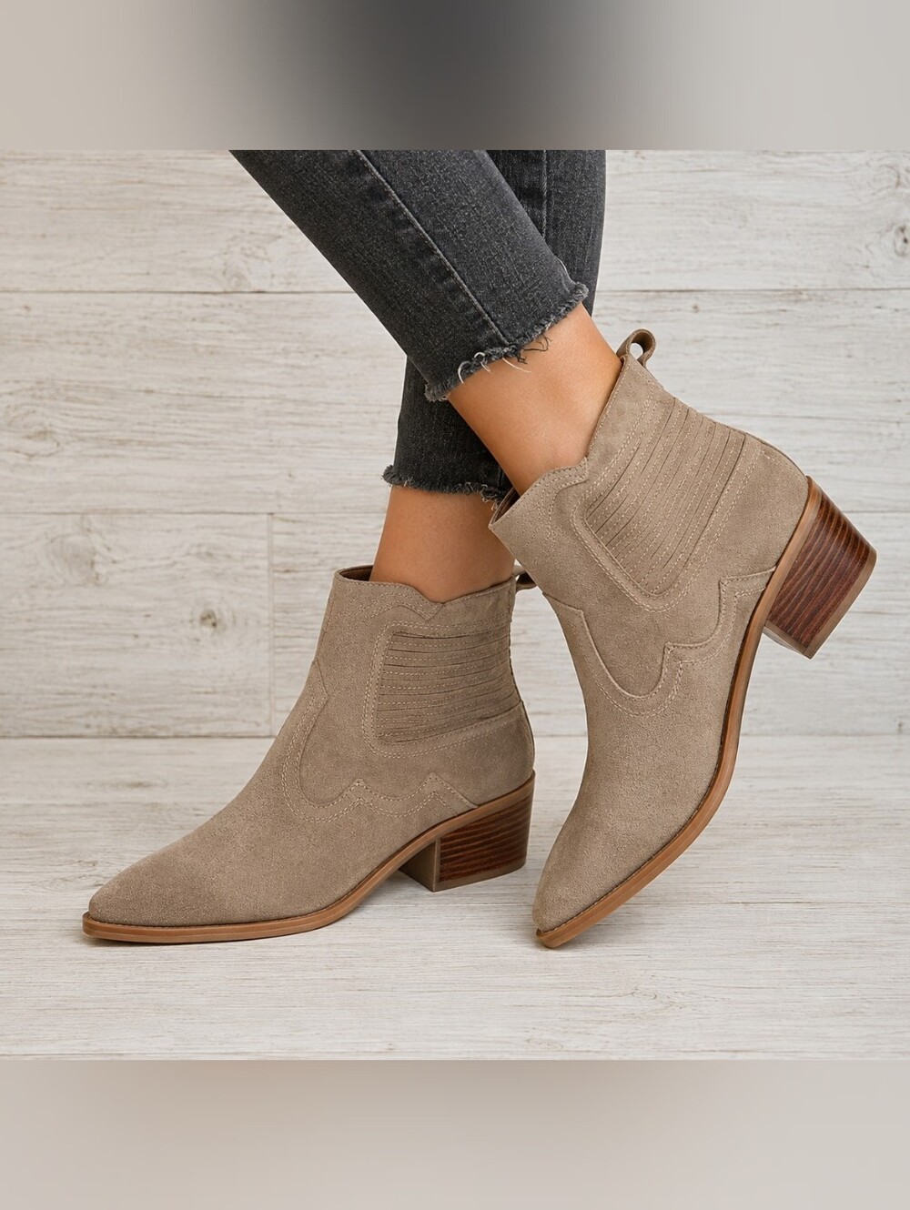 Dolce Vita Women’s 7W Taupe Suede Western Chelsea Pointed Toe Ankle Boots